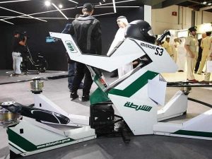 MOTO VOLADORA 1 300x225 - La moto voladora!  Es el nuevo juguete de la Policía de Dubái