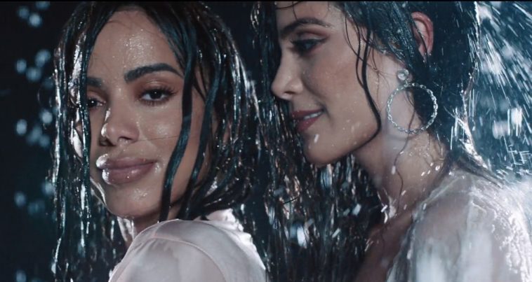 Greeicy Rendon y Anitta jacuzzi