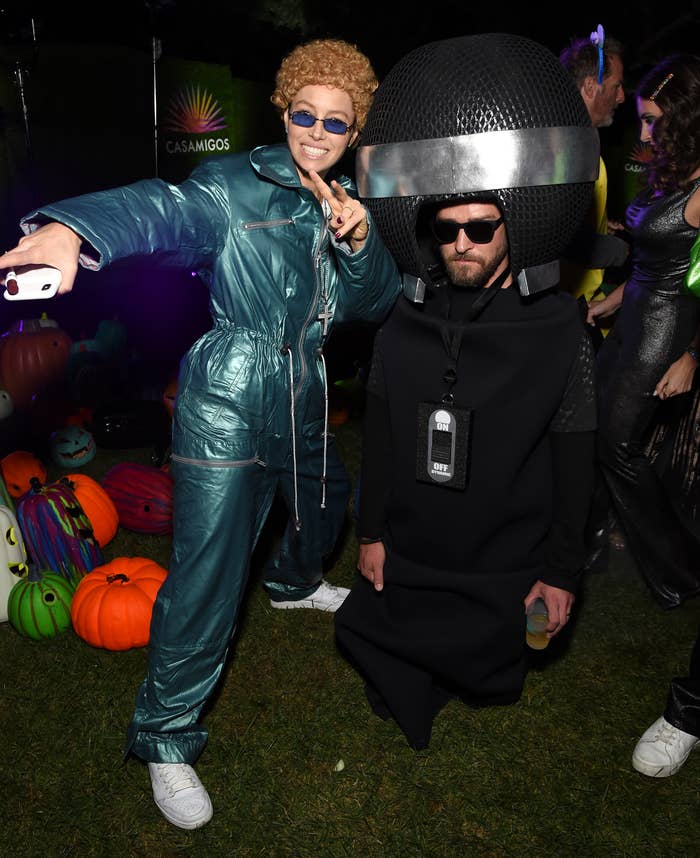 Disfraces de los famosos Halloween 2019 4 - Jessica Biel y Justin Timberlake / Grupo NSYNC.