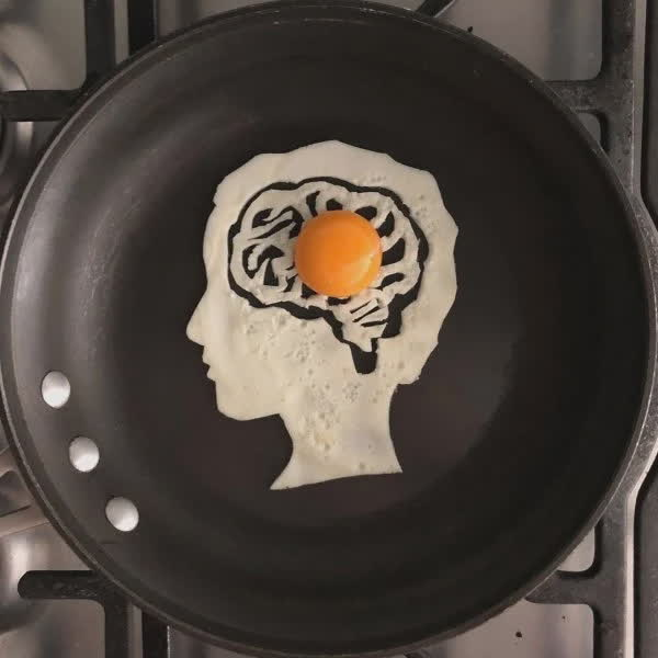 cerebro dalenews1 - The Eggshibit HUEVOS FRITOS que son OBRAS DE ARTE!