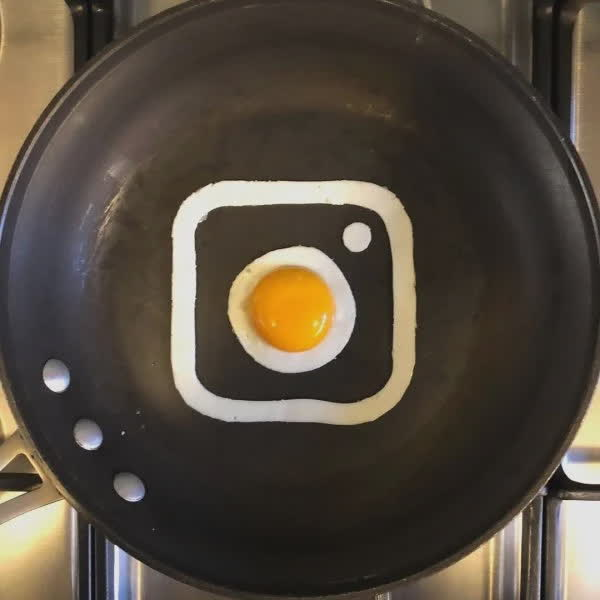 instagram dalenews1 - The Eggshibit HUEVOS FRITOS que son OBRAS DE ARTE!