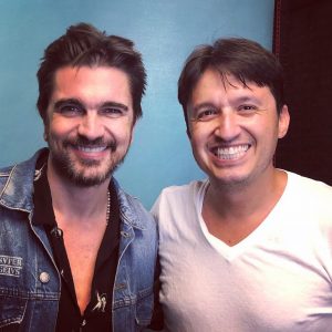 ANDRES ROMERO Y JUANES 1 300x300 - ANDRÉS ROMERO, Showrunner y Productor Ejecutivo, la nueva visión del Entretenimiento!