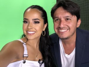 BECKY G Y ANDRES ROMERO  300x225 - ANDRÉS ROMERO, Showrunner y Productor Ejecutivo, la nueva visión del Entretenimiento!