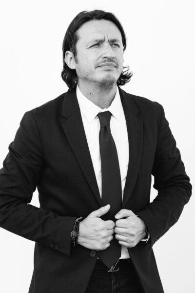 1 AndyRomero IDEA RETOCAR copy 2 400x600 - Andres Romero Leads Short-Form Content on Snapchat and TikTok, and Drives Digital Sales for Cariola Group
