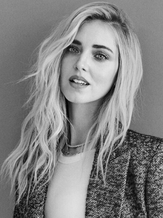 Chiara Ferragni DALENEWS  527x703 - Chiara Ferragni: La influencer que lo perdió TODO