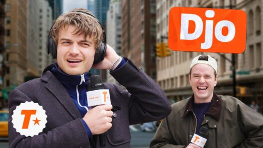 Testing Djos Music Knowledge DALENEWS 527x297 - Joe Keery Shows His Musical Side Beyond Stranger Things